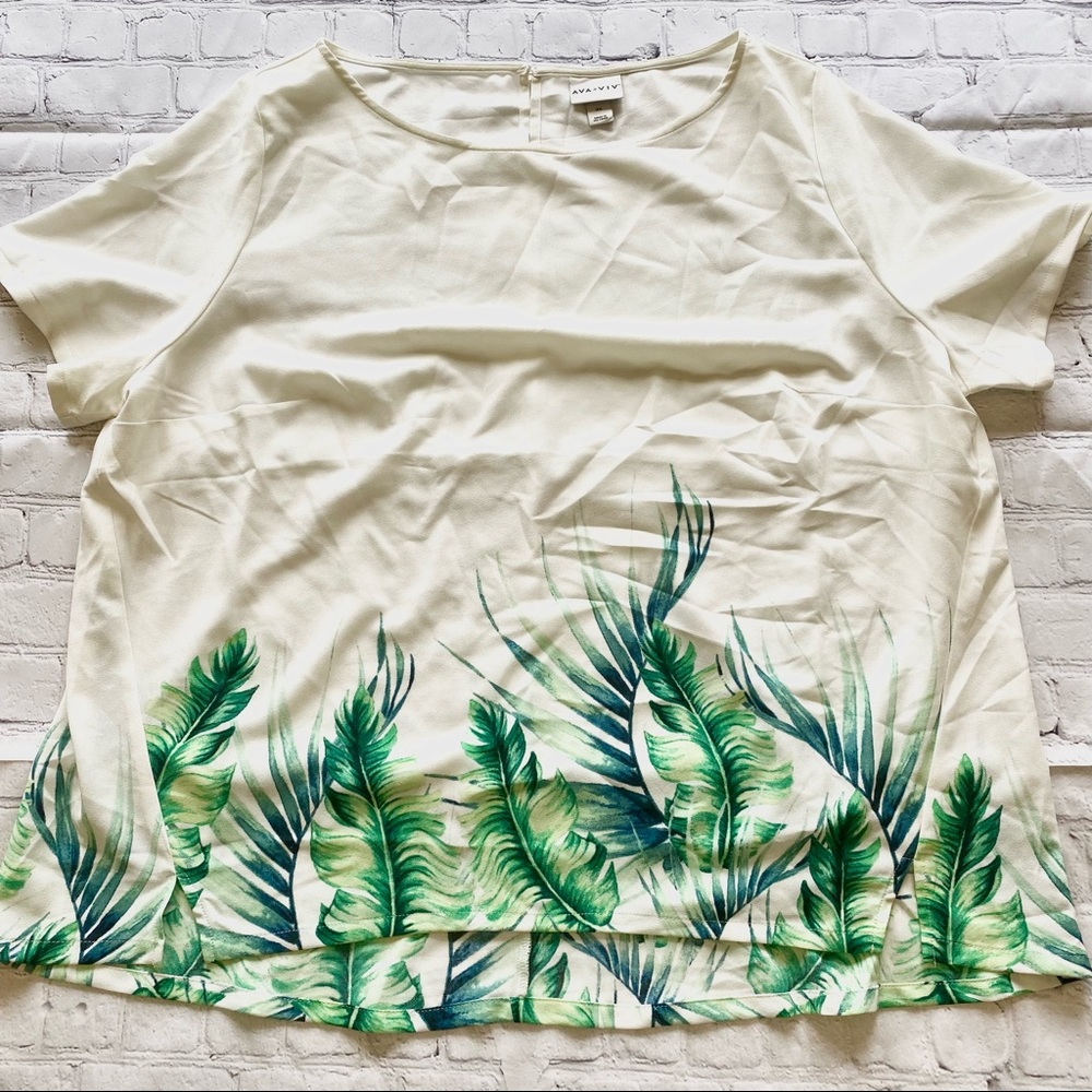 Ava & Viv Plus Size White Palm Print Blouse
